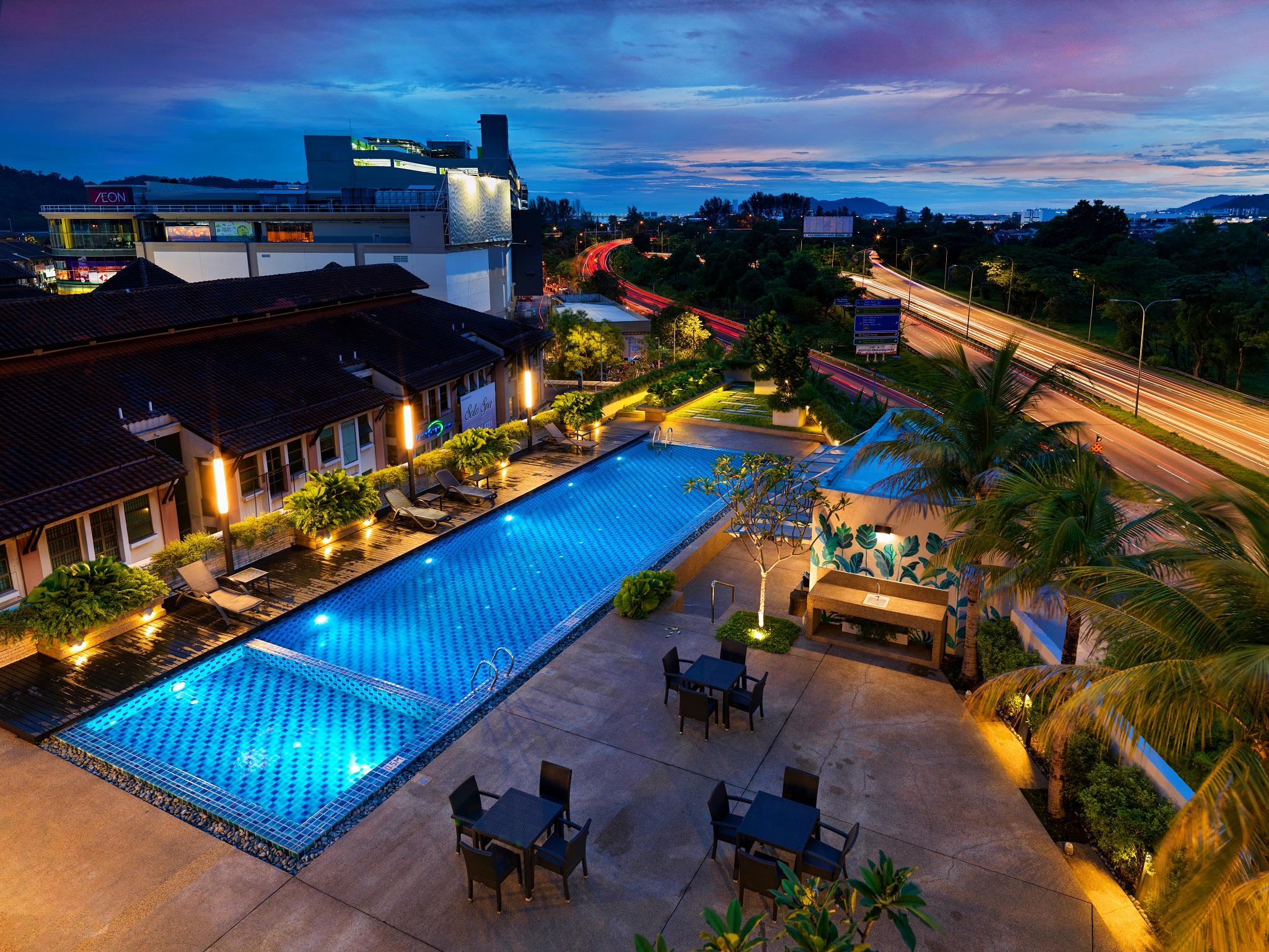 Eastin Hotel Penang Sungai Dua Bukit Exterior foto